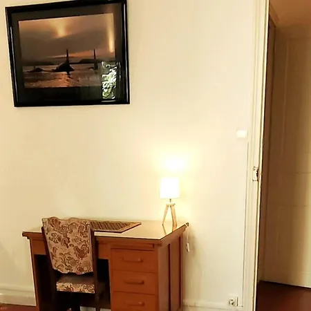 Clemenceau Center Apartment *
